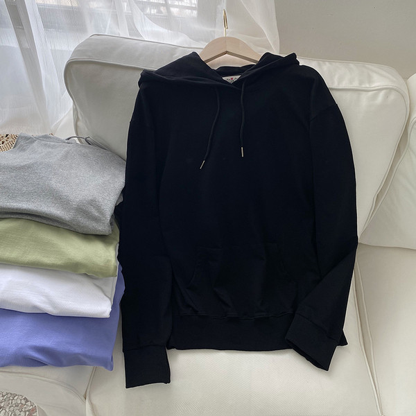 Ženski sweatshirt s kapuljačom - čist model