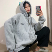 Γυναικείο φαρδύ φούτερ με κεντημένο κείμενο και μεταλλικό κούμπωμα