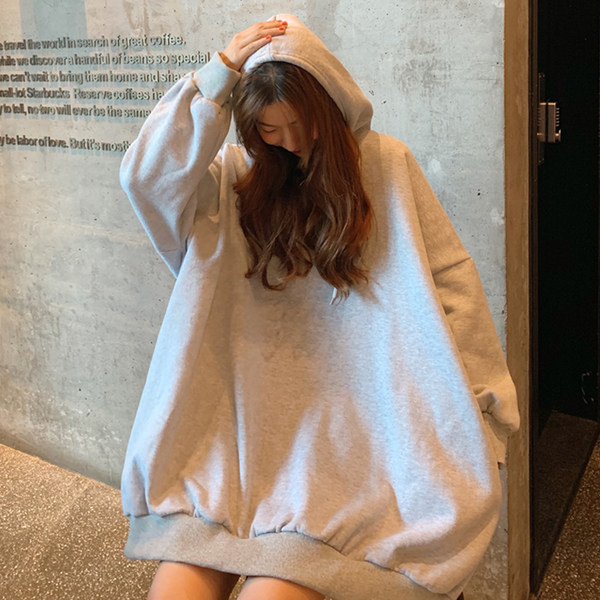 Дамски суичър с качулка - изчистен свободен модел