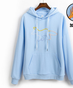 Ежедневен дамски суичър с бродерия и джоб -син цвят