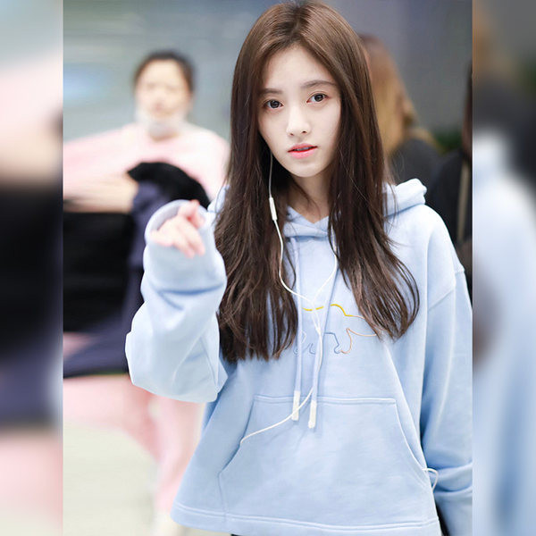 Ежедневен дамски суичър с бродерия и джоб -син цвят