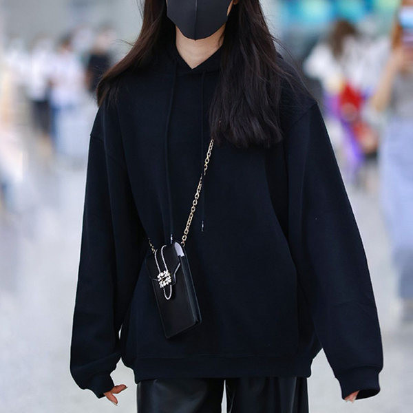 Γυναικείο μαύρο φούτερ με κορδόνια και τσέπες