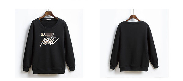 Női alkalmi pulóver kerek nyakkivágással - fekete színű