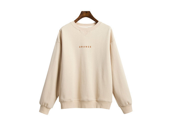 Ежедневен суичър с бродиран надпис за жени