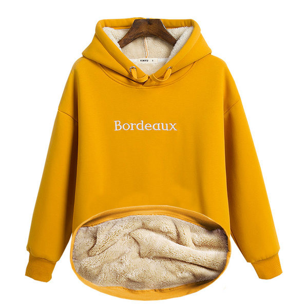 Γυναικείο χειμωνιάτικο φούτερ με κεντητά γράμματα και κουκούλα