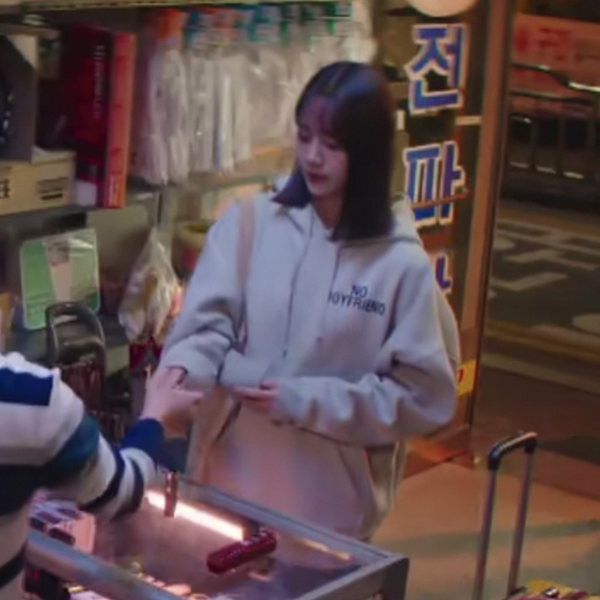 Naiste vabaaja dressipluus tasku ja kirjaga