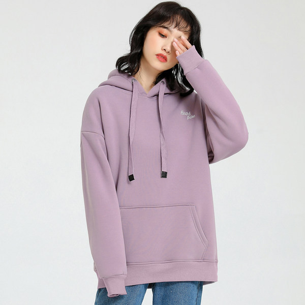 Debela zimska ženska majica s podstavom od baršuna i izvezenim natpisom