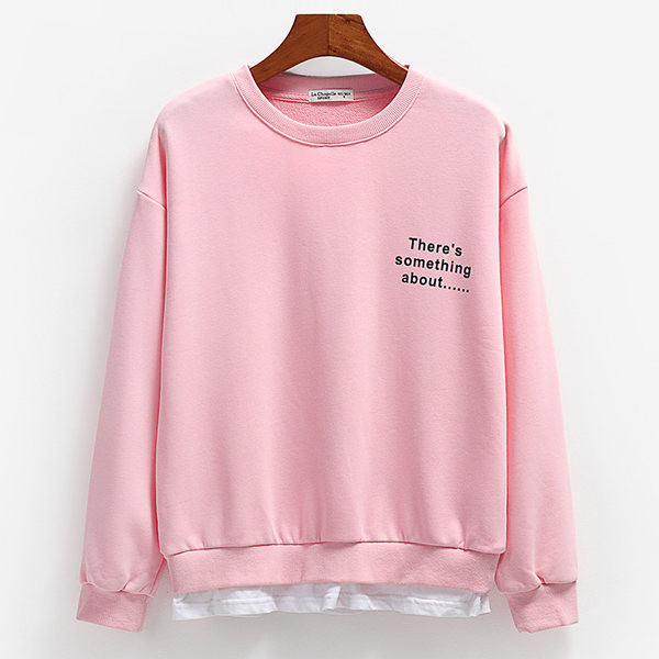 Alkalmi női pulóver két színben, dekoratív felirattal