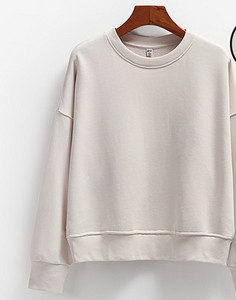 Ležerna ženska majica s ovalnim izrezom