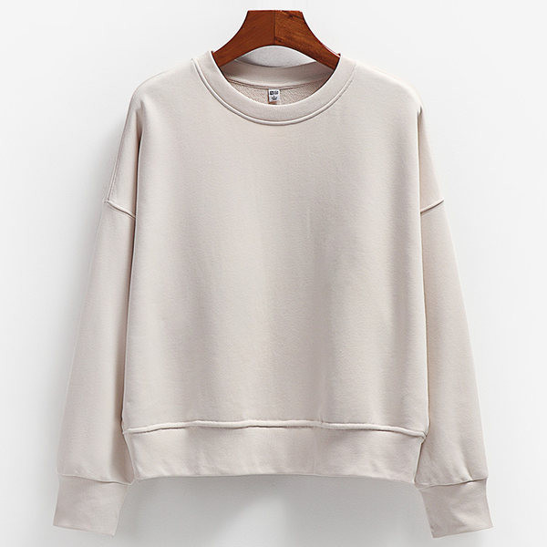 Ležerna ženska majica s ovalnim izrezom