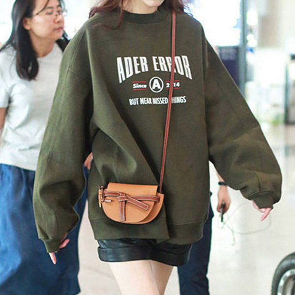 Naiste sportlik dressipluus laia pealdisega mudel