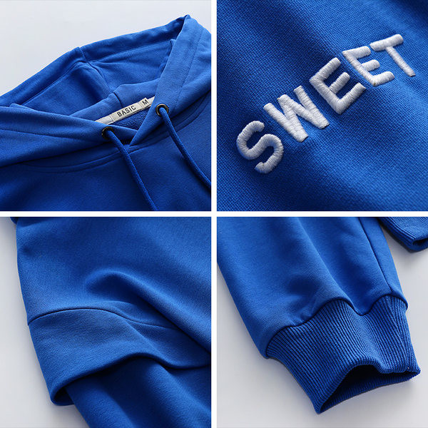 Hétköznapi használatra alkalmas rövid női pulóver kapucnival és felirattal