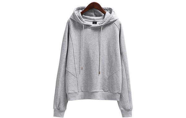 Sportos laza pulóver kapucnival és nyakkendővel