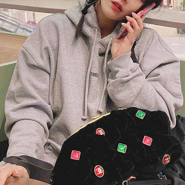 Laza őszi kapucnis női felirattal