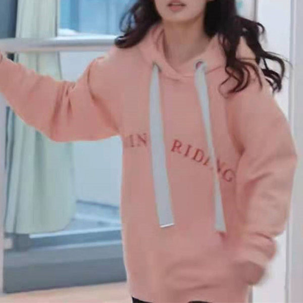 Tasuta mustriga naiste kapuutsiga dressipluus