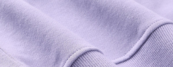 Kolmes värvitoonis vabaaja dressipluus