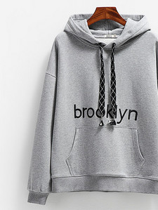 Női pulóver három színben kapucnival