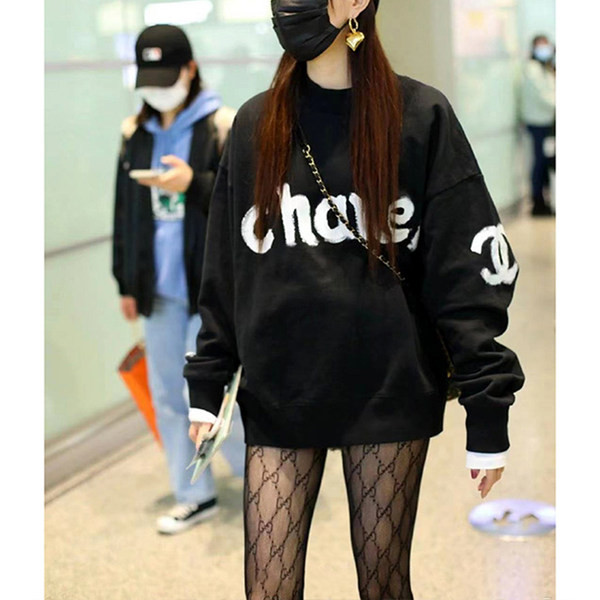 Casual γυναικείο πουλόβερ με διακοσμητικά γράμματα