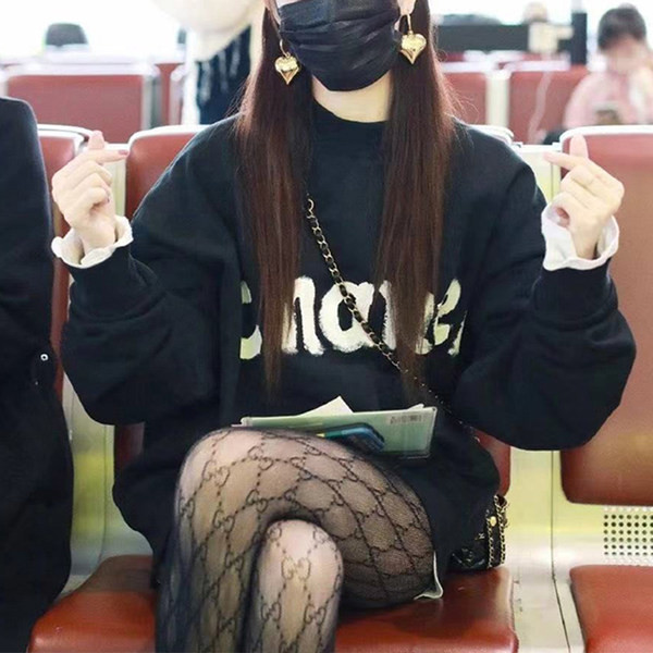 Casual γυναικείο πουλόβερ με διακοσμητικά γράμματα