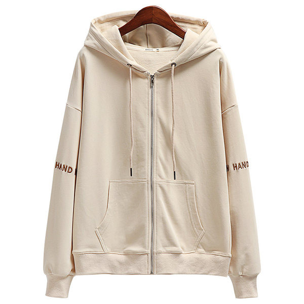 Bő női pulóver kapucnival és hímzett szöveggel