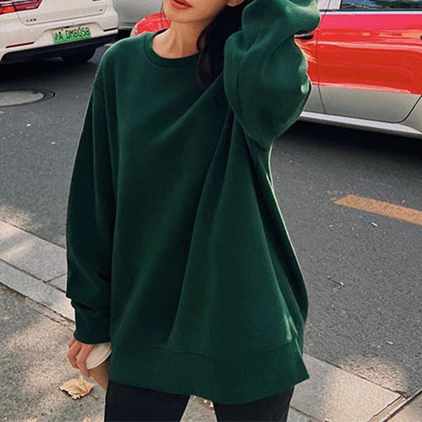 Нов модел дамски суичър с овално деколте подходящ за ежедневието