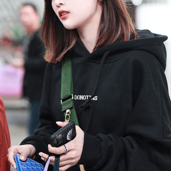 Γυναικείο casual φούτερ με χοντρή βελούδινη φόδρα και κεντητά γράμματα