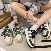 Légáteresztő női tornacipő lapos talppal és fűzővel