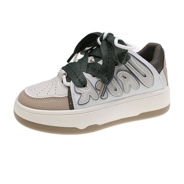 Légáteresztő női tornacipő lapos talppal és fűzővel