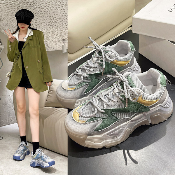 Sport női tornacipő durva talppal - két színben