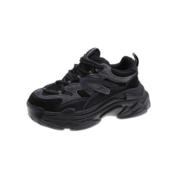 Naiste tossud platvormiga