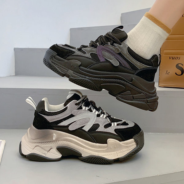 Naiste tossud platvormiga