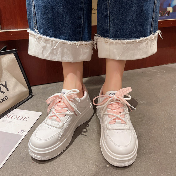 Légáteresztő női tornacipő két színben