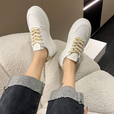 Naiste tossud - valget värvi vabaaja tossud