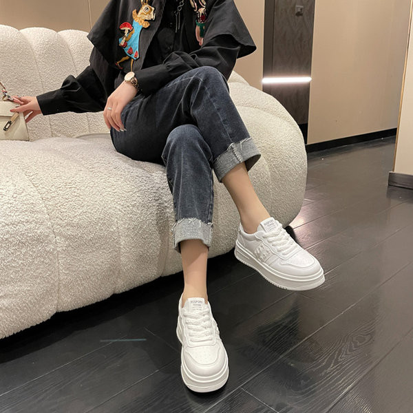 Naiste tossud - valget värvi vabaaja tossud