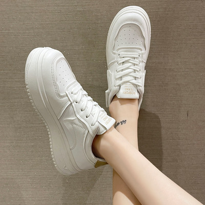 Ženske sportske tenisice bijele boje sa vezicama