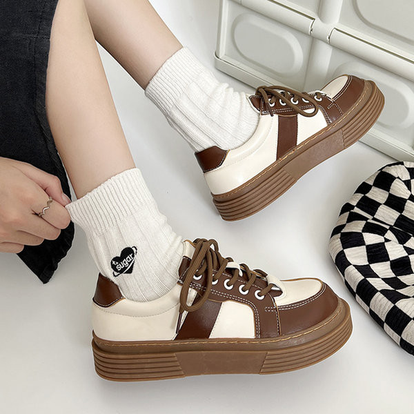 Γυναικεία έκο δερμάτινα παπούτσια με επίπεδη σόλα casual