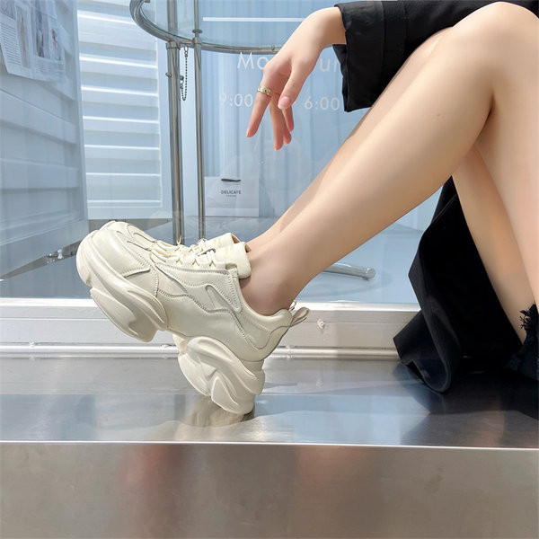 Női alkalmi tornacipő két színben