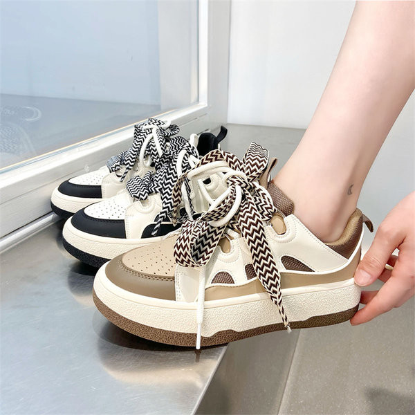 Női alkalmi, lapos talpú bőr tornacipő