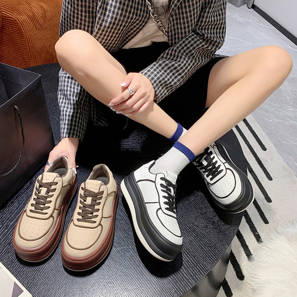 Lekerekített női tornacipő új modellje lapos talppal