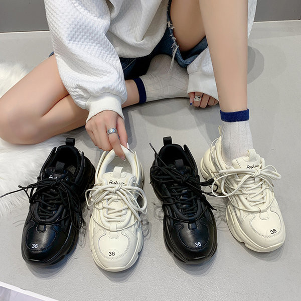 Női tornacipő fűzős és emelvényes