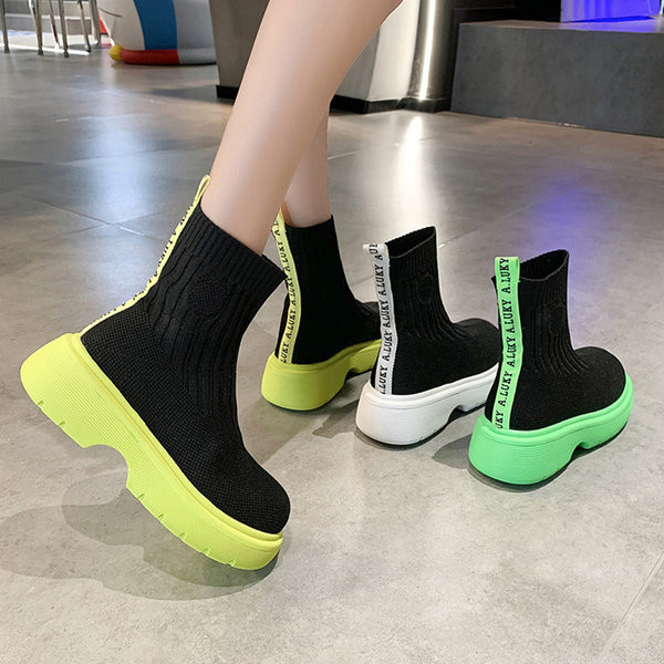 Νέα sneakers γυναικεία μποτάκια με πολύχρωμο διακοσμητικό στάμπα και σόλα