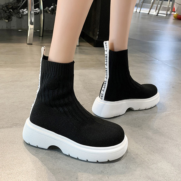 Νέα sneakers γυναικεία μποτάκια με πολύχρωμο διακοσμητικό στάμπα και σόλα