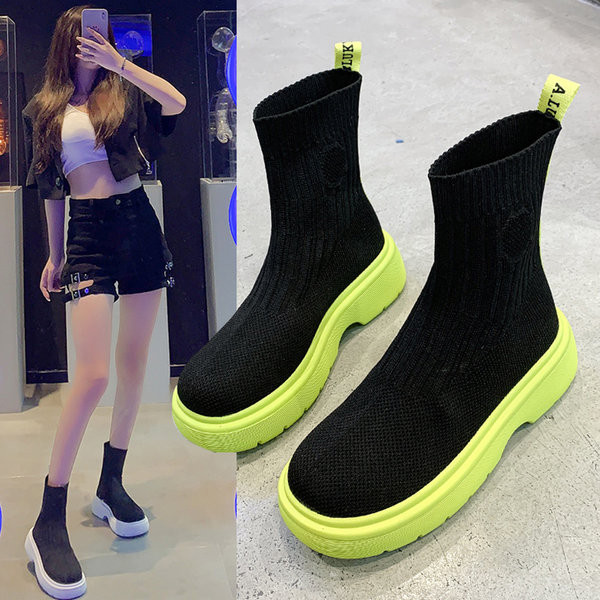 Νέα sneakers γυναικεία μποτάκια με πολύχρωμο διακοσμητικό στάμπα και σόλα