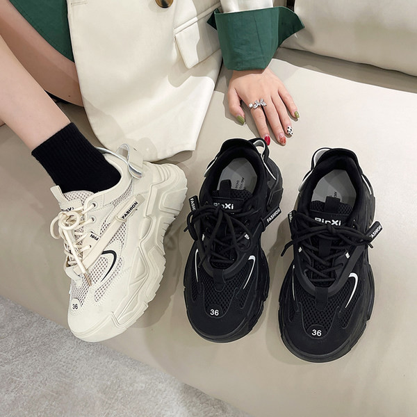 Γυναικεία casual sneakers με τραχιά σόλα και πλέγμα