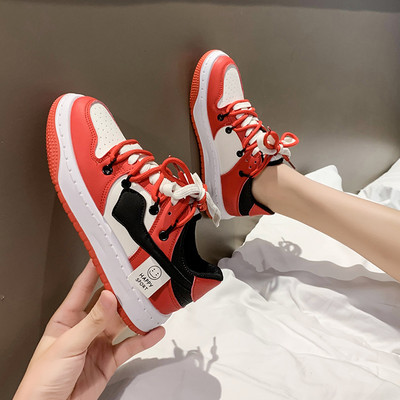 Sporty casual sneakers από οικολογικό δέρμα με κορδόνια