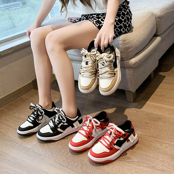 Sporty casual sneakers από οικολογικό δέρμα με κορδόνια