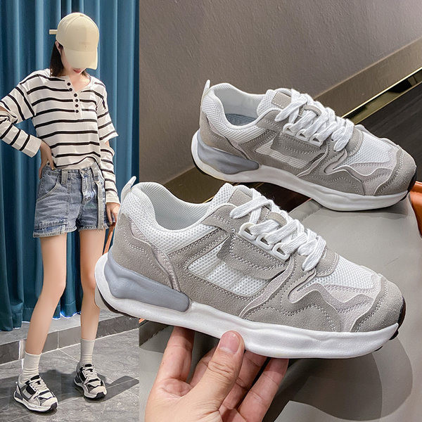 Naiste vabaaja hingavad, lameda tallaga nööriga tossud