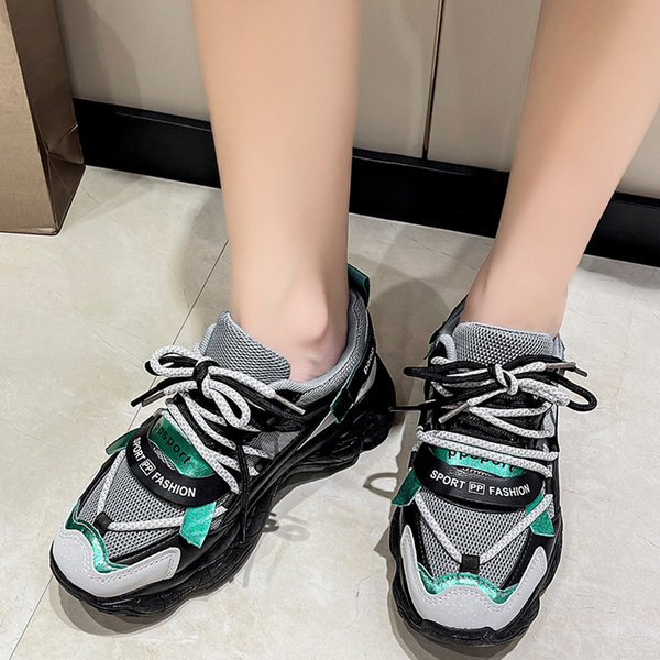 Γυναικεία ελαφριά αθλητικά παπούτσια με τραχιά σόλα