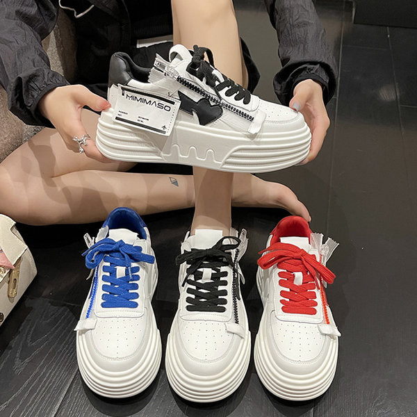 Γυναικεία αθλητικά παπούτσια - με χοντρή σόλα και καρδιές