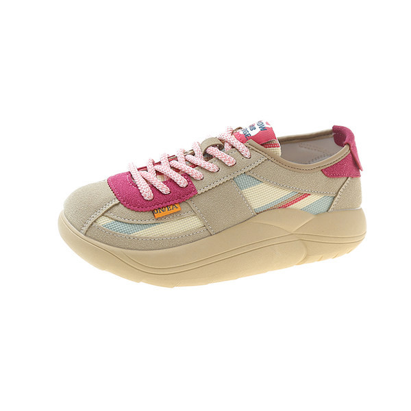 Alkalmi női sportcipő durva talppal